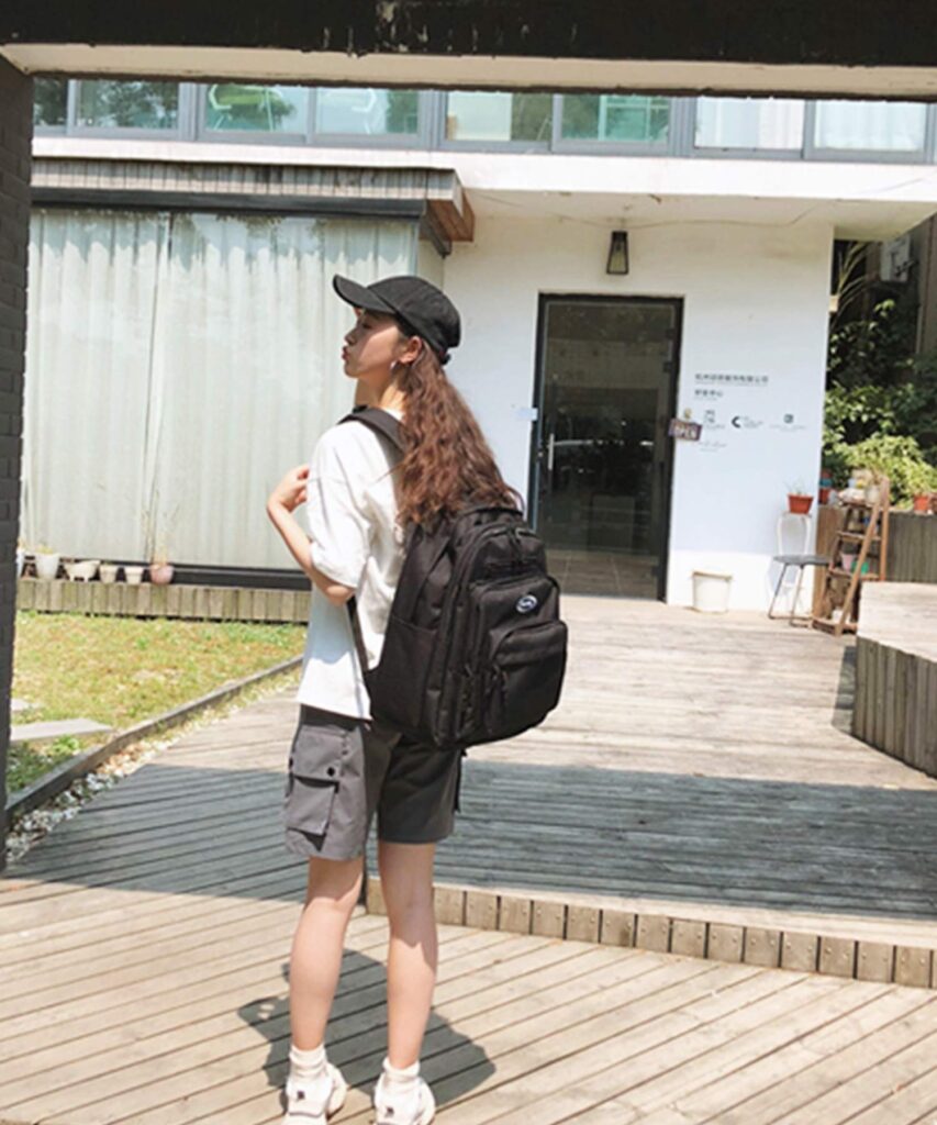 22年最新 韓国女子の夏コーデ がおしゃれで可愛い 韓国コーデに使えるアイテム12選 Nikoniko Mag