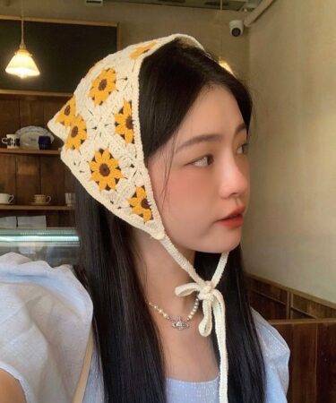 【最新版】韓国で流行ってる「バブーシュカ」って知ってる？三角巾みたいな帽子がかわいいと話題♡